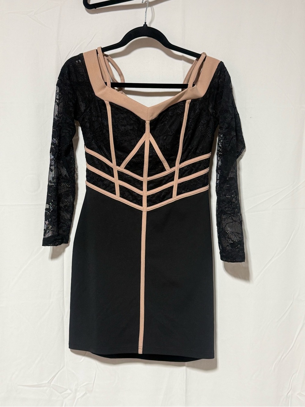 Entry Black and Nude Lace-Trim Long Sleeve Bodycon Dress